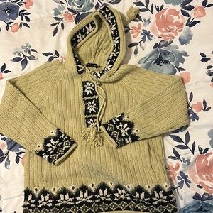 Hooded Nordic lambs wool angora sweater